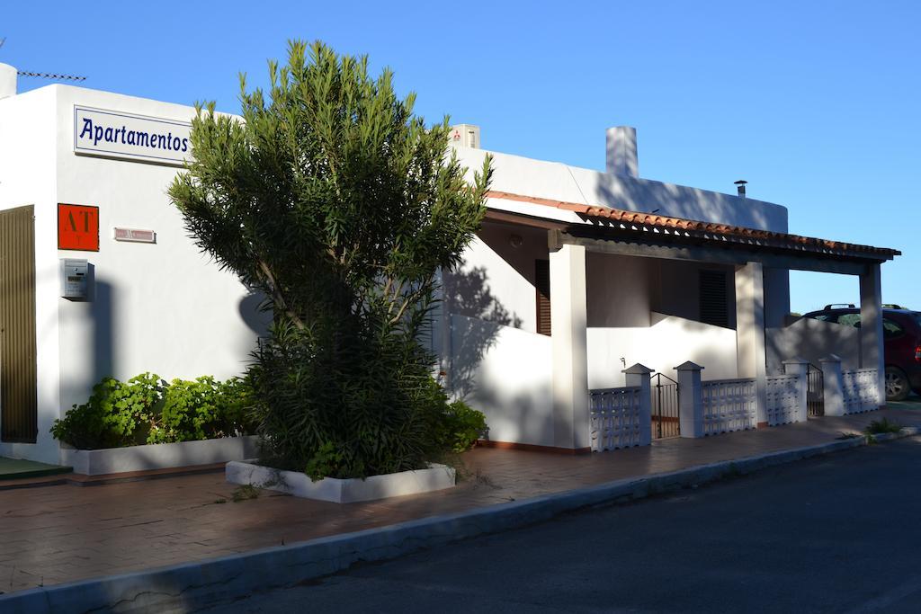 Apartamentos Isabel Playa Migjorn Luaran gambar